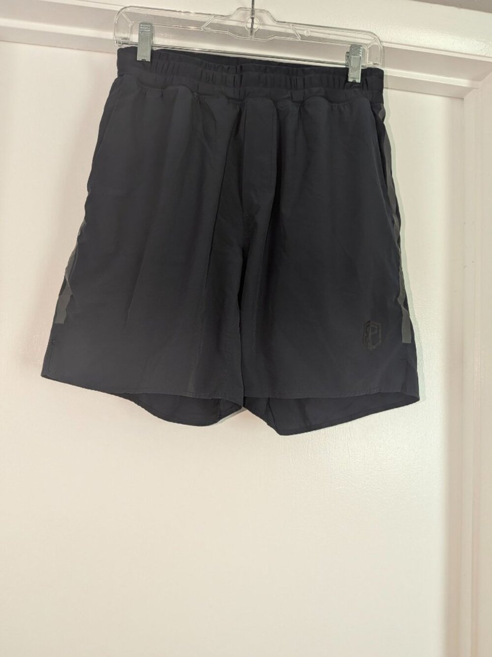Born Primitive Versatile short 7 inch lined. Mens sz Large